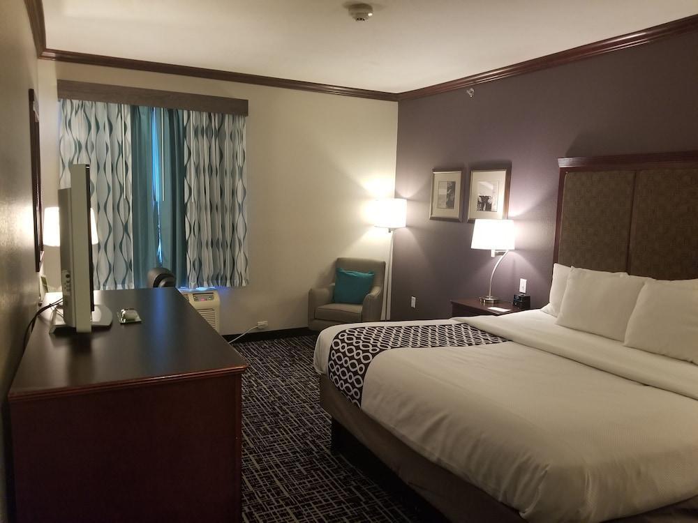 La Quinta By Wyndham Lindale Hotel Bagian luar foto