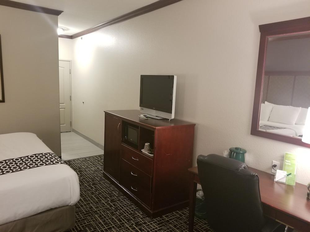 La Quinta By Wyndham Lindale Hotel Bagian luar foto