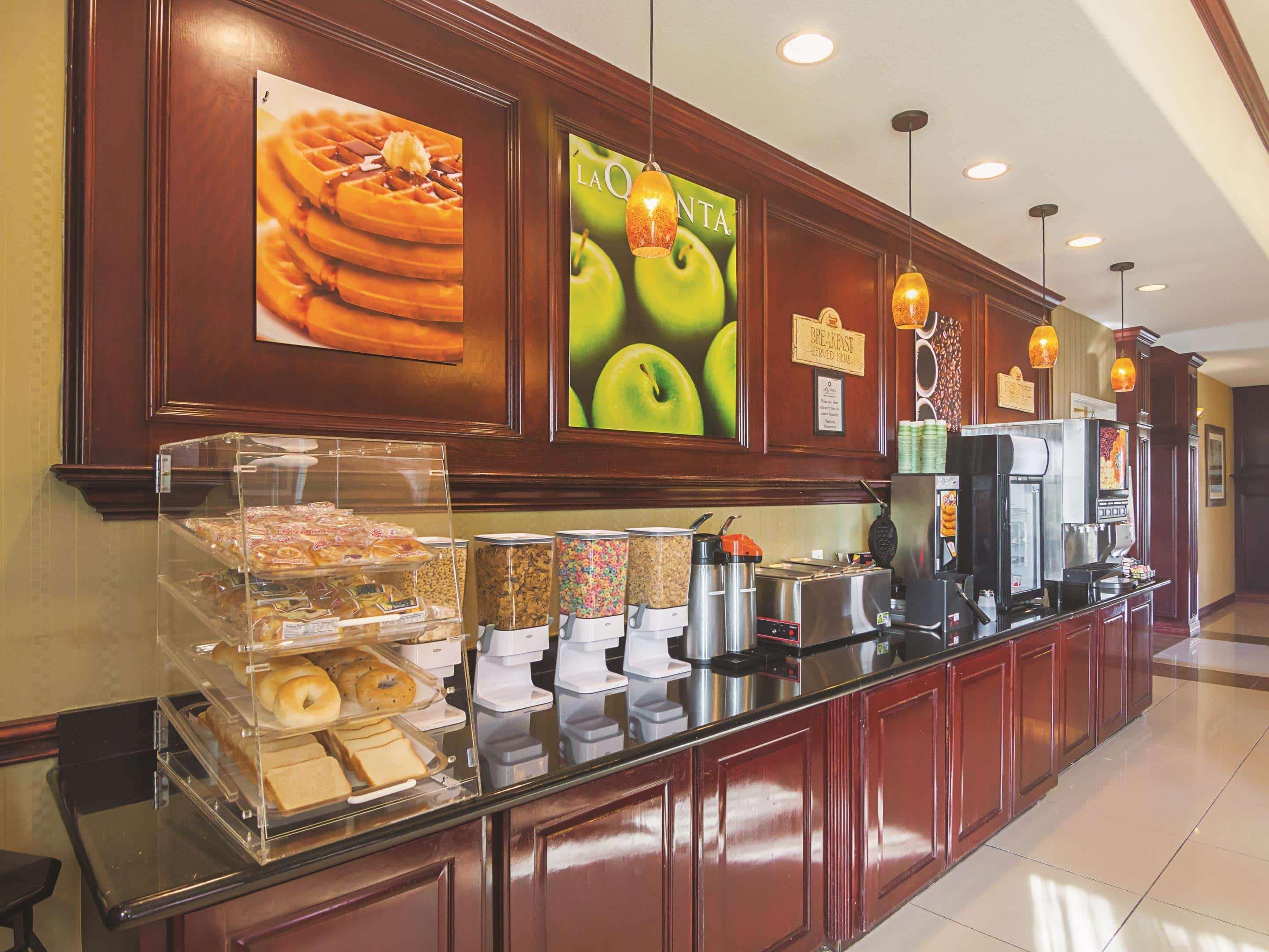 La Quinta By Wyndham Lindale Hotel Bagian luar foto