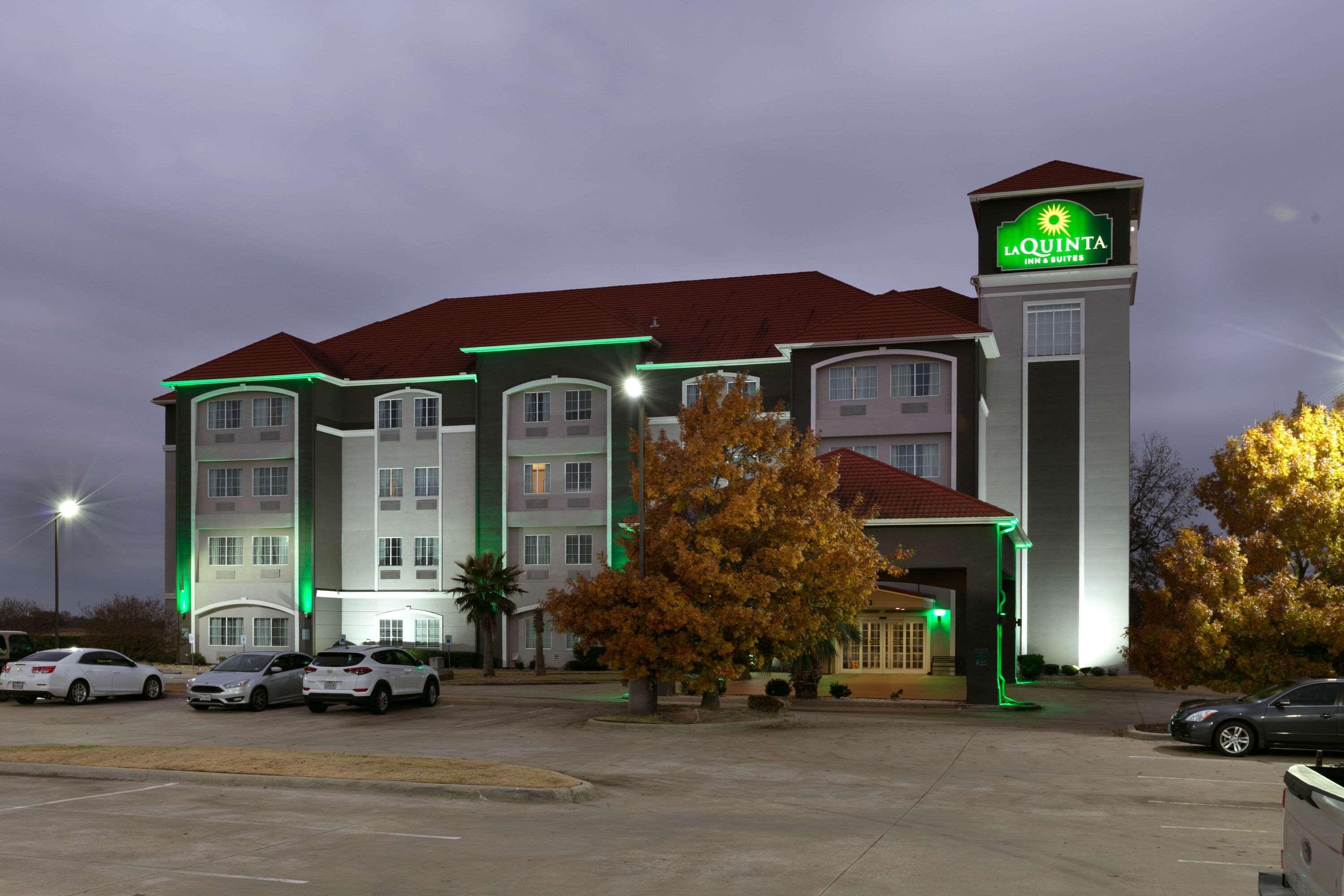 La Quinta By Wyndham Lindale Hotel Bagian luar foto