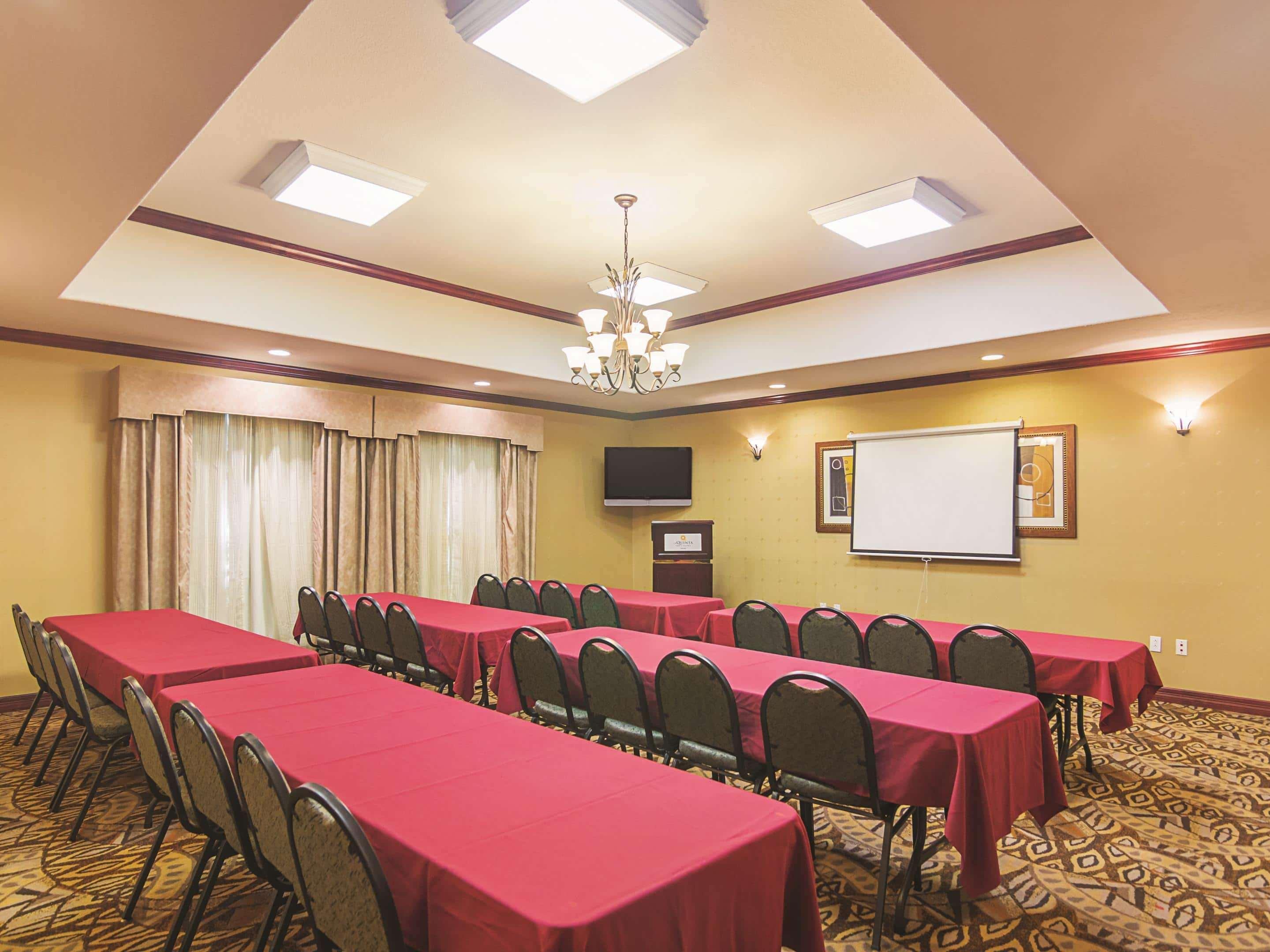 La Quinta By Wyndham Lindale Hotel Bagian luar foto