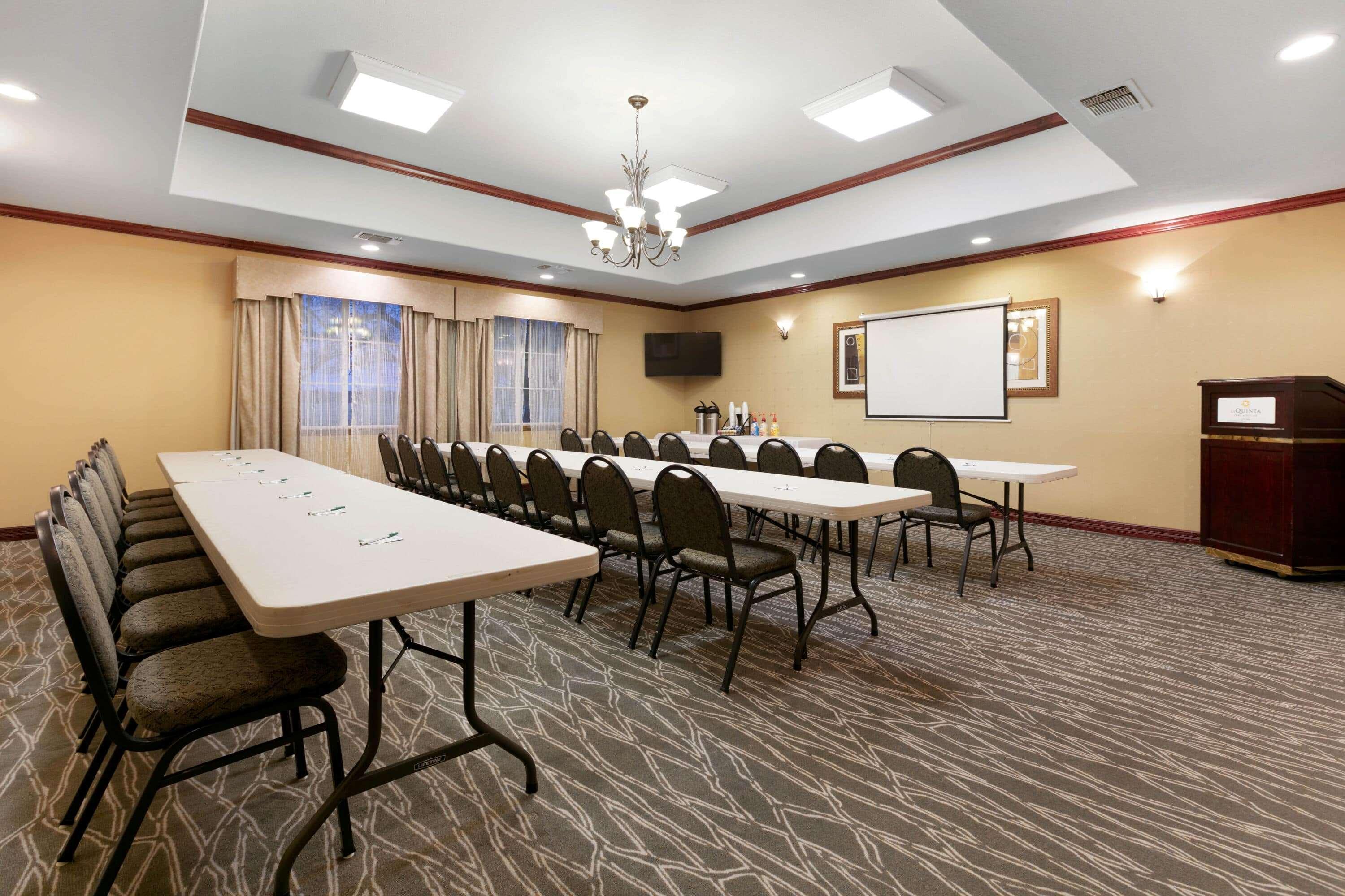 La Quinta By Wyndham Lindale Hotel Bagian luar foto