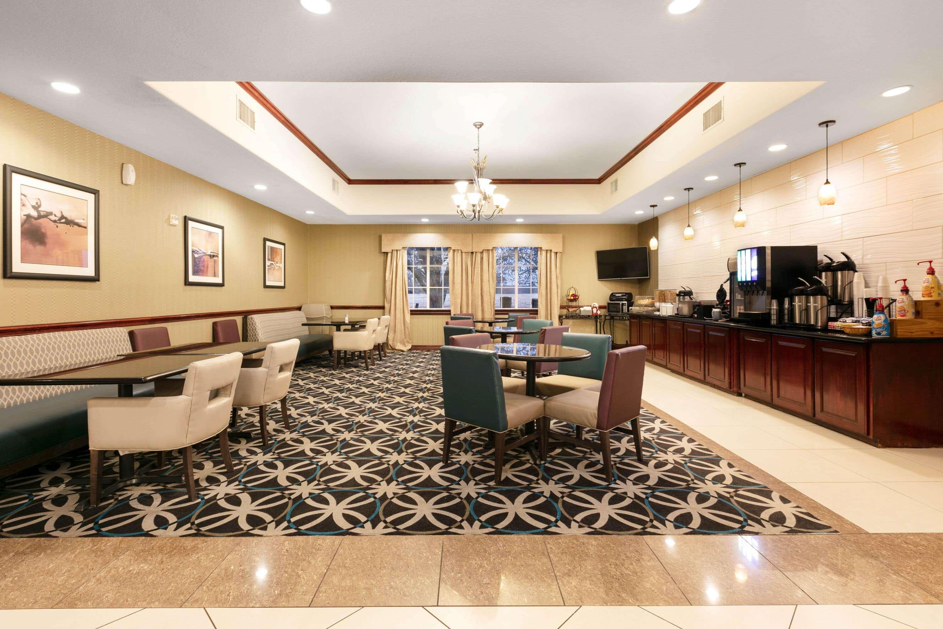 La Quinta By Wyndham Lindale Hotel Bagian luar foto