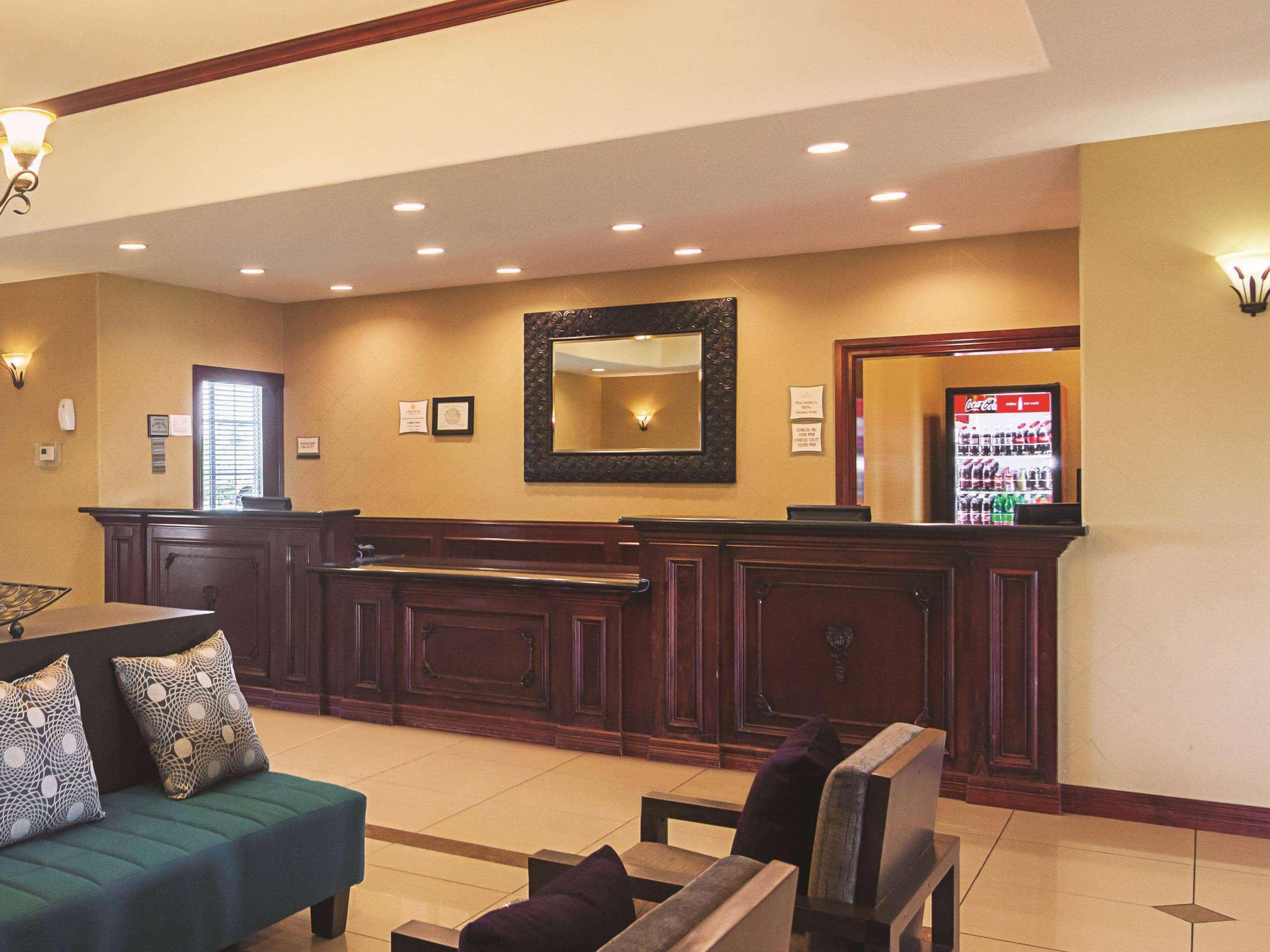 La Quinta By Wyndham Lindale Hotel Bagian luar foto