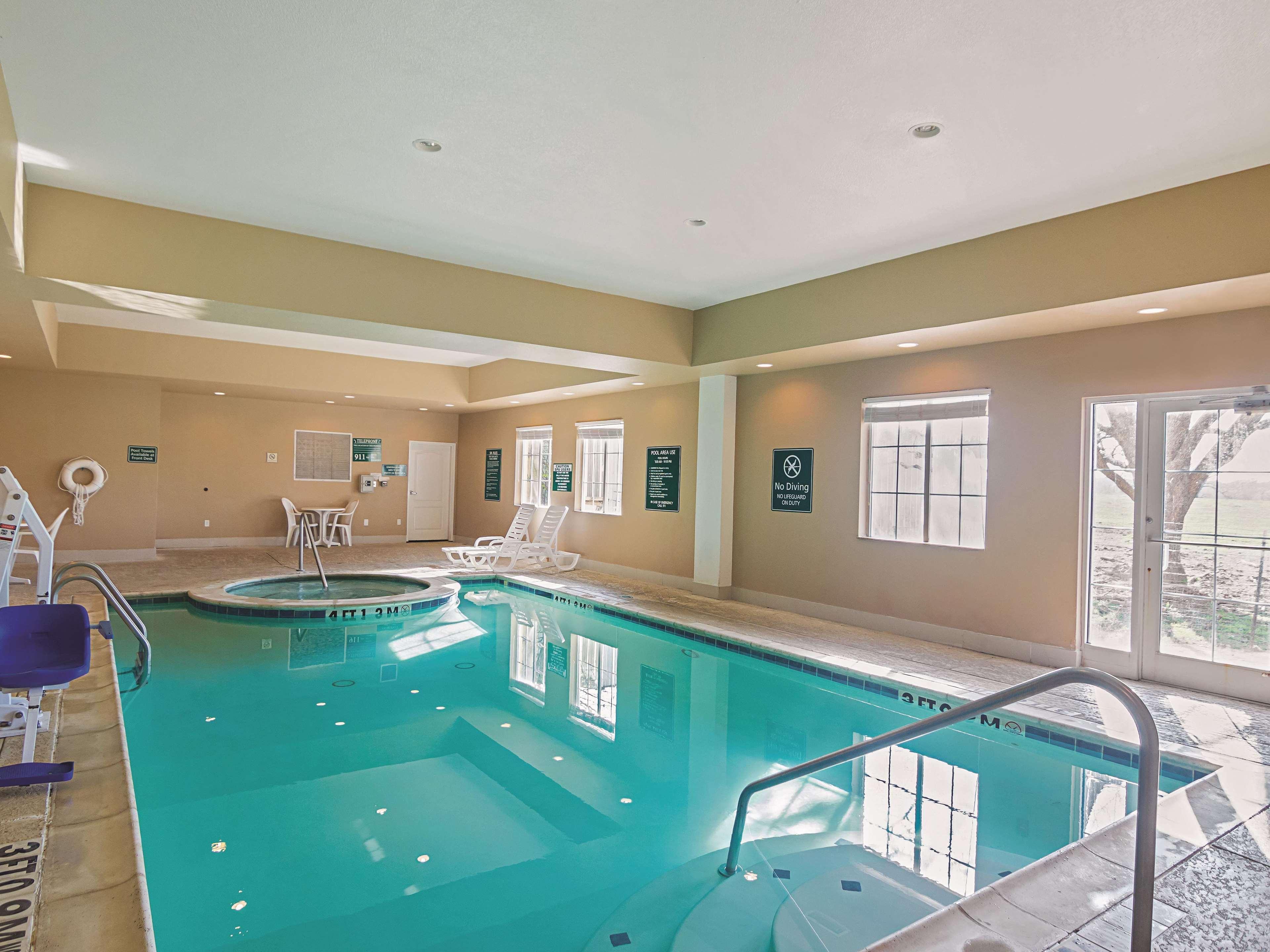 La Quinta By Wyndham Lindale Hotel Bagian luar foto